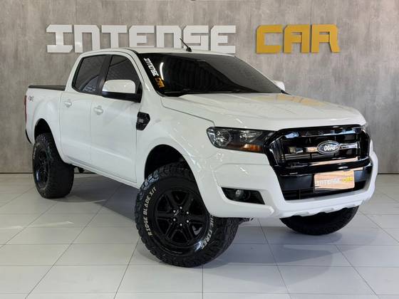 FORD RANGER 2.2 XLS 4X4 CD 16V DIESEL 4P AUTOMÁTICO FORD RANGER 2.2 XLS 4X4 CD 16V DIESEL 4P AUTOMÁTICO